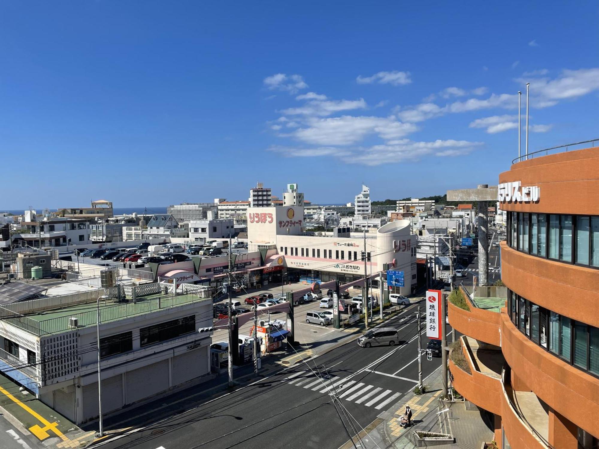 Bibi Hotel Futenma Гинован Экстерьер фото