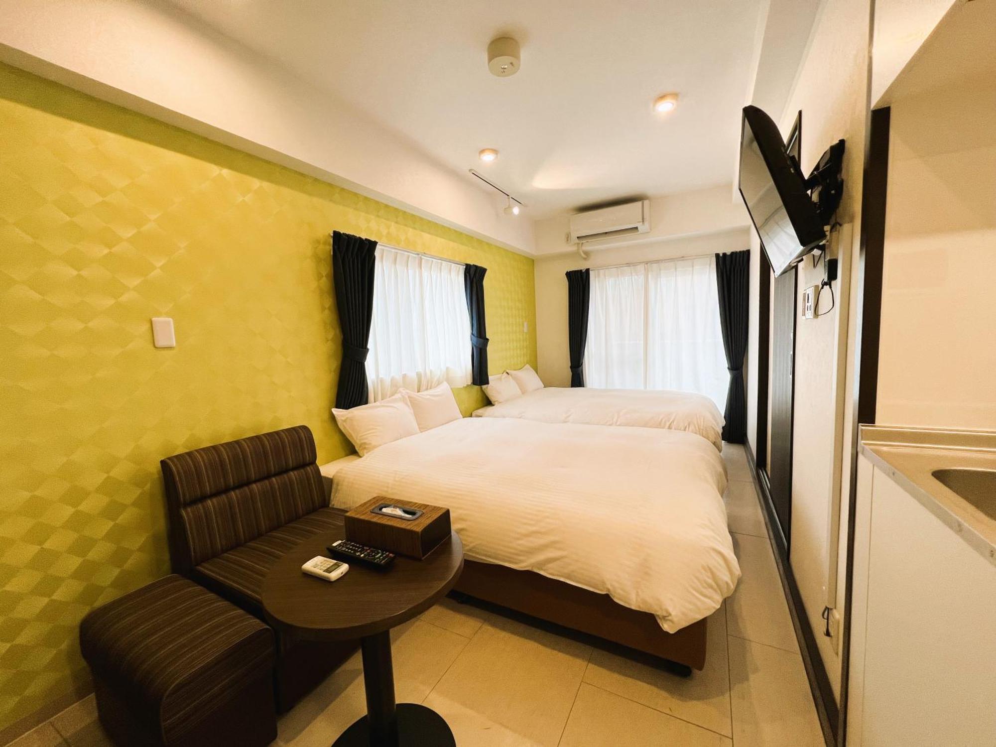 Bibi Hotel Futenma Гинован Экстерьер фото